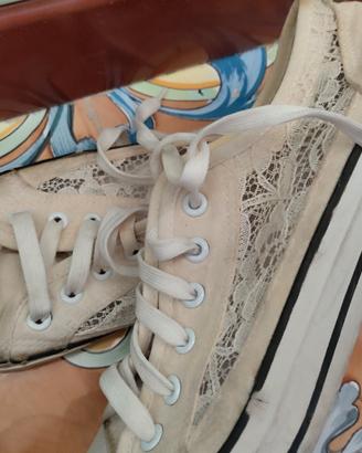 Converse beige fantasia floreale traforata
