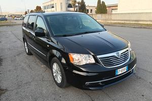 Lancia Voyager Gancio Traino 