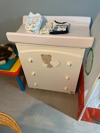 Fasciatoio con cassettiera