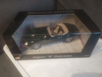 modellino Jaguar e-type cabrio scala 1/18 burago