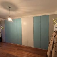 rmadio IKEA PAX 4m con ante azzurre e bianche