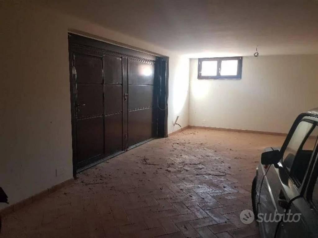 Immobile in asta di 11050 m² a Foligno - Vista 2