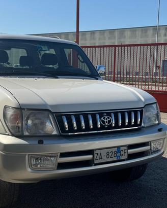 TOYOTA LAND CRUISER