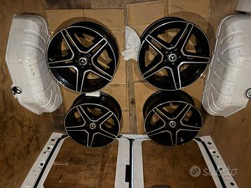 Cerchi in lega Mercedes AMG da 19 ORIGINALI