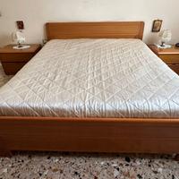 Camera da letto matrimoniale in legno completa