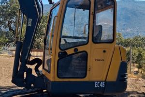 escavatore volvo ec 45 