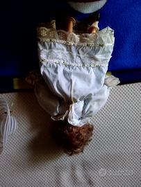 bambola vintage con su altalena - Collezionismo In vendita a Pesaro e Urbino