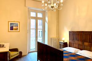 Stanza con balcone, luminosa e silenziosa