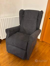 POLTRONA RELAX NUOVA CON TELECOMANDO