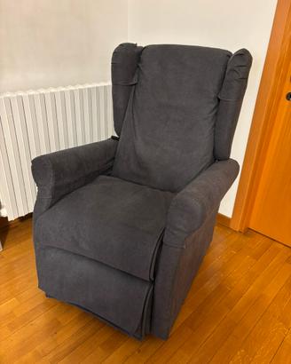 POLTRONA RELAX NUOVA CON TELECOMANDO