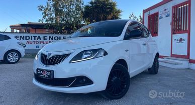 Lancia Ypsilon Gold Hybrid 1.0 FireFly 70cv