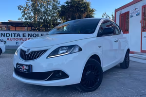 Lancia Ypsilon Gold Hybrid 1.0 FireFly 70cv