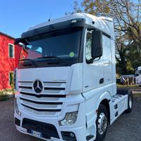 Trattore stradale, Mercedes