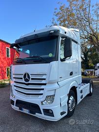 Trattore stradale, Mercedes