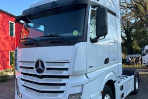 Trattore stradale, Mercedes