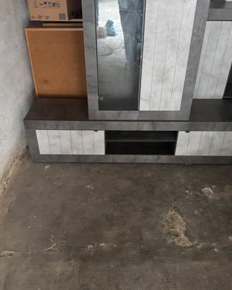 Mobili da sala piu mobiletto per bagno