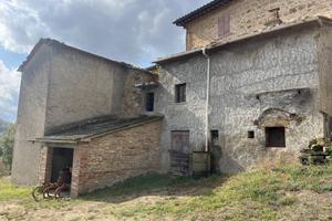 Rustico / Casale di 120 m² con 5 locali a Citerna