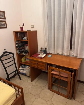 Cameretta singola in legno di ciliegio