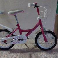 bicicletta per bambine con cestino e campanello
