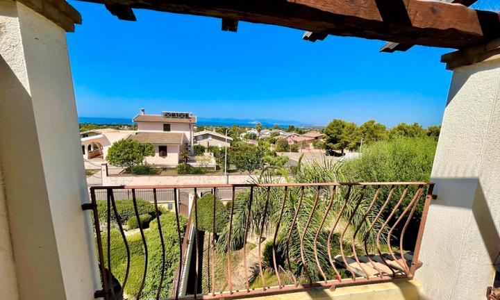 Villa bifamiliare vista mare