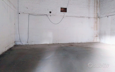 Locale deposito possibile cambio destinaz uso abit