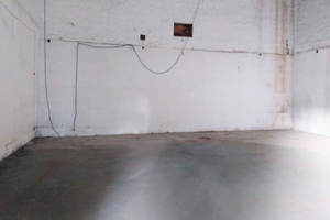 Locale deposito possibile cambio destinaz uso abit