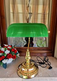 Lampada Ministeriale, Ottone e Vetro Opalino. cm38