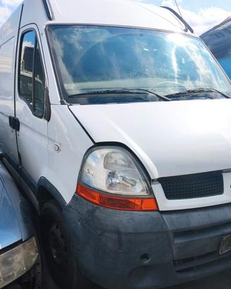 Renault Master anno 2006 ricambi usati