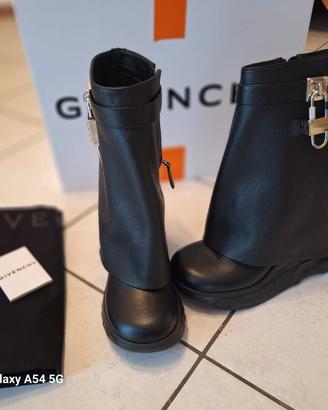Stivaletti Givenchy Shark Lock