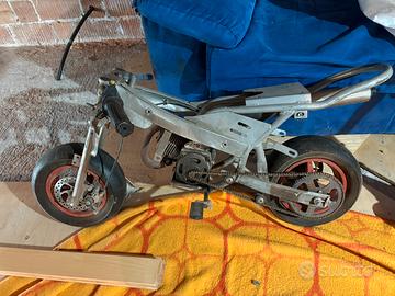 Mini moto con carene