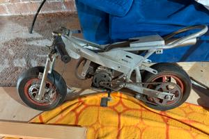 Mini moto con carene