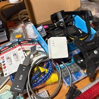 Materiale elettrico misto e viteria ferramenta