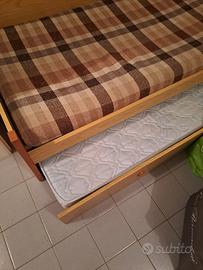 Divano letto con canguro