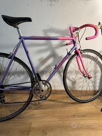 Bici corsa bianchi favonius