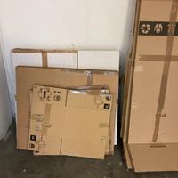 Scatole di cartone appendiabiti per traslochi