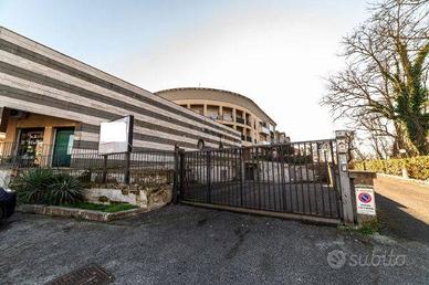 Immobile di 625 m² a Bracciano