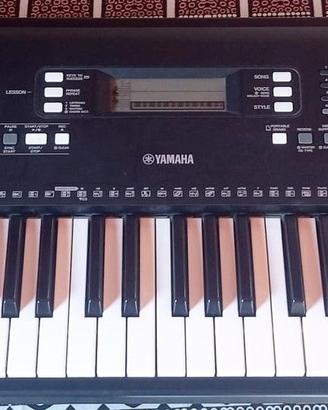 Yamaha PSR-EW300 76 tasti