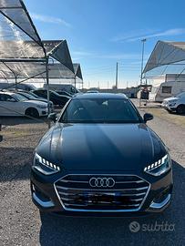AUDI A4 Avant 40 TDI S tronic Business Advanced
