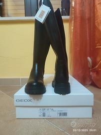 stivali Geox nuovi n. 36