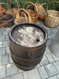 Botte da vino in legno antica