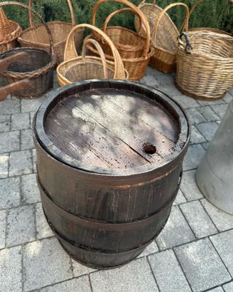 Botte da vino in legno antica