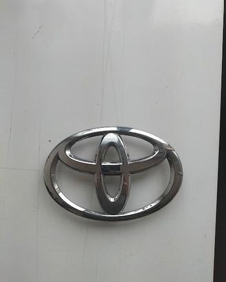 Stemma/Logo paraurti anteriore Toyota Aygo X