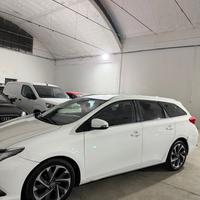 Toyota Auris 1.6 D-4D Lounge