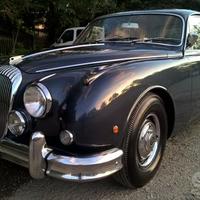 DAIMLER saloon 2.5 v8 ( Jaguar )