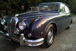 DAIMLER saloon 2.5 v8 ( Jaguar )