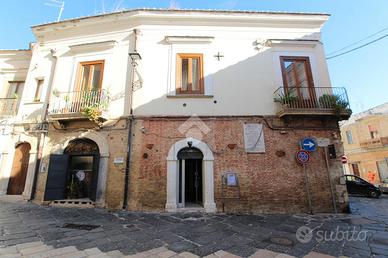 NEGOZIO A LUCERA