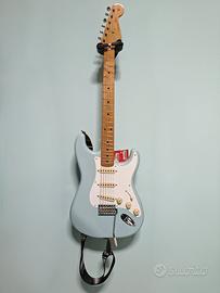 Fender Stratocaster Vintera 50s - Daphne Blue 