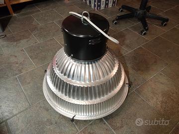 DUE Lampade industriali Philips Disano Quasar