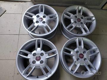 Cerchi in lega da 14 pollici per Fiat panda