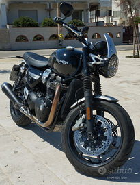 Triumph Speed twin 1200 jet black